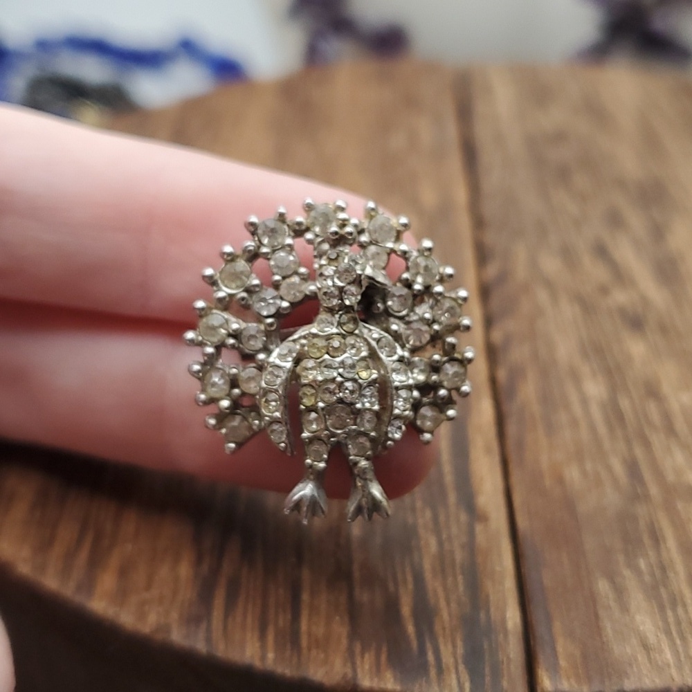 B672 peacock crystal sterling silver‎ brooch vintage